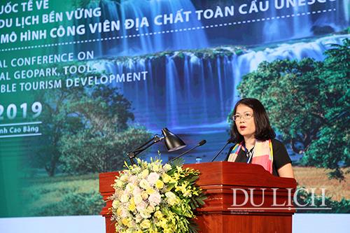 Phó Vụ trưởng Vụ Lữ hành, Tổng cục Du lịch - Bà Phạm Lê Thảo phát biểu tại hội thảo 